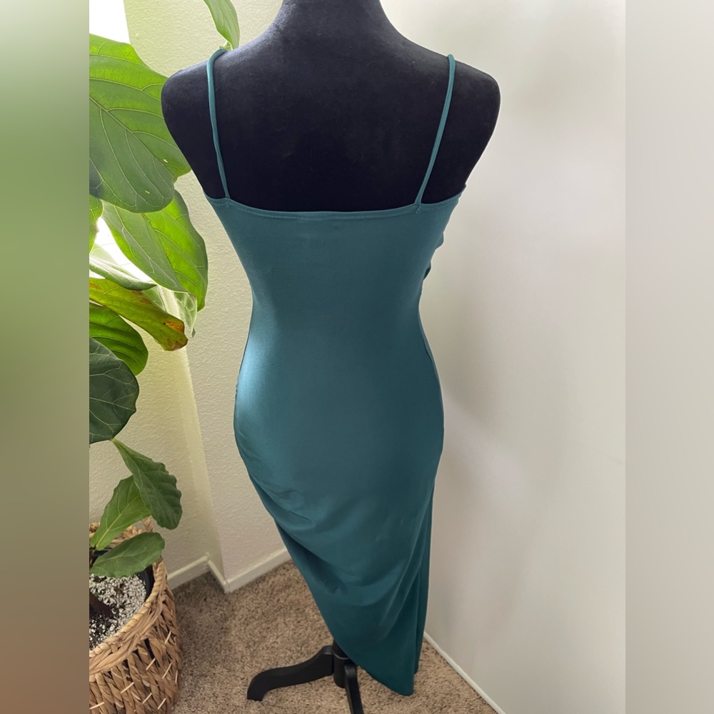 Dress - Picture 7 of 10